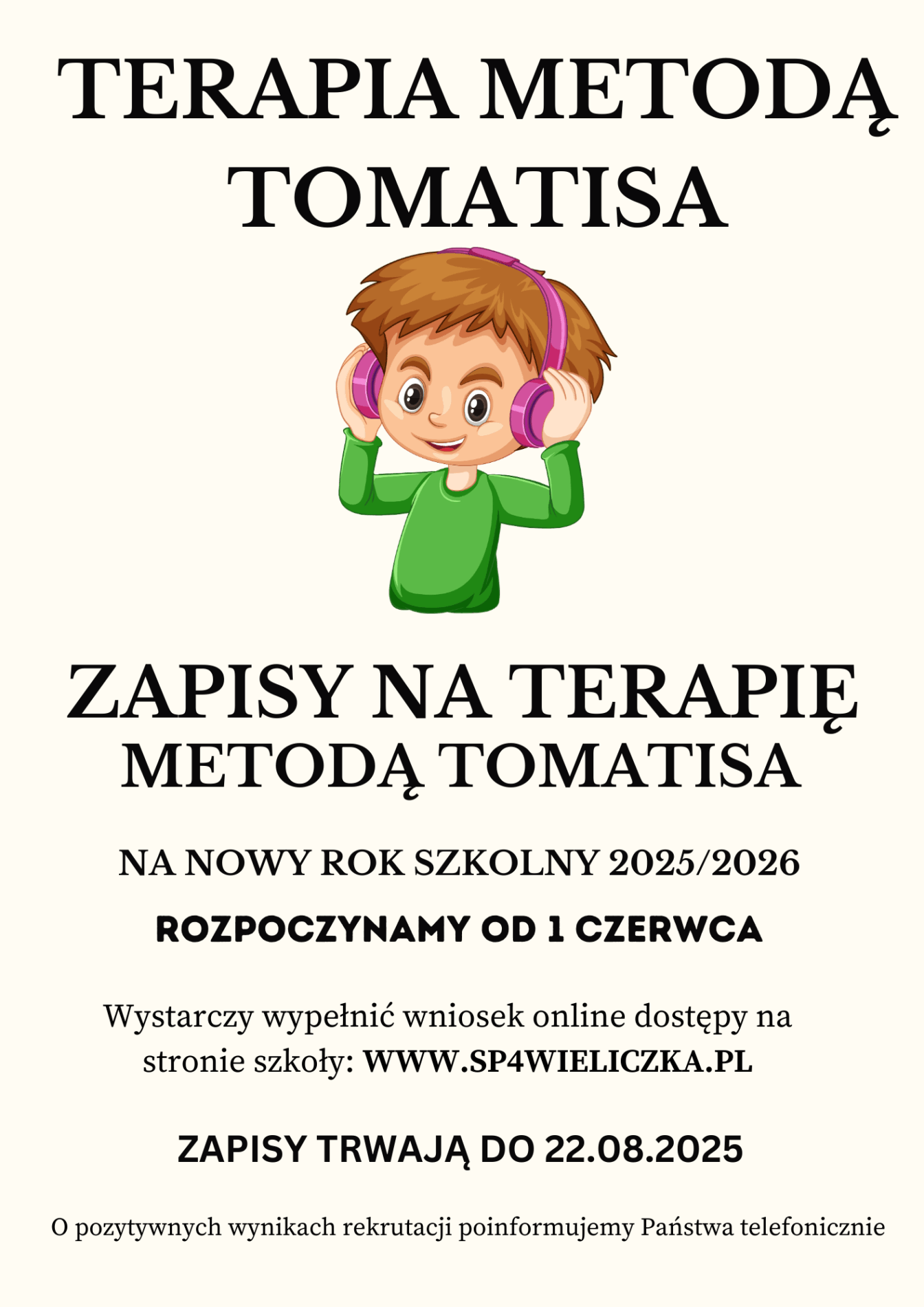Uśmiechnięty chłopiec ze słuchawkami