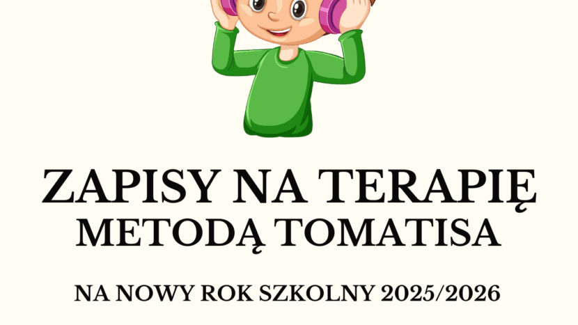 Uśmiechnięty chłopiec ze słuchawkami